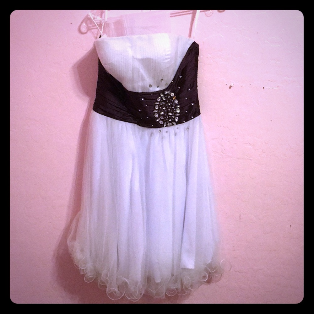 Formal strapless dress.